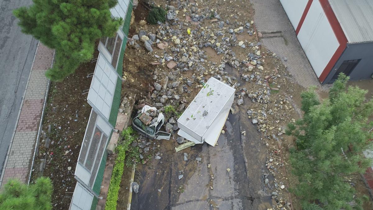 İstanbul'da sel felaketinde hasar oluştu