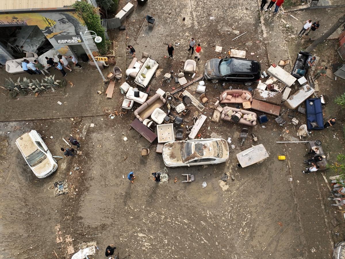 İstanbul'da sel felaketinde hasar oluştu