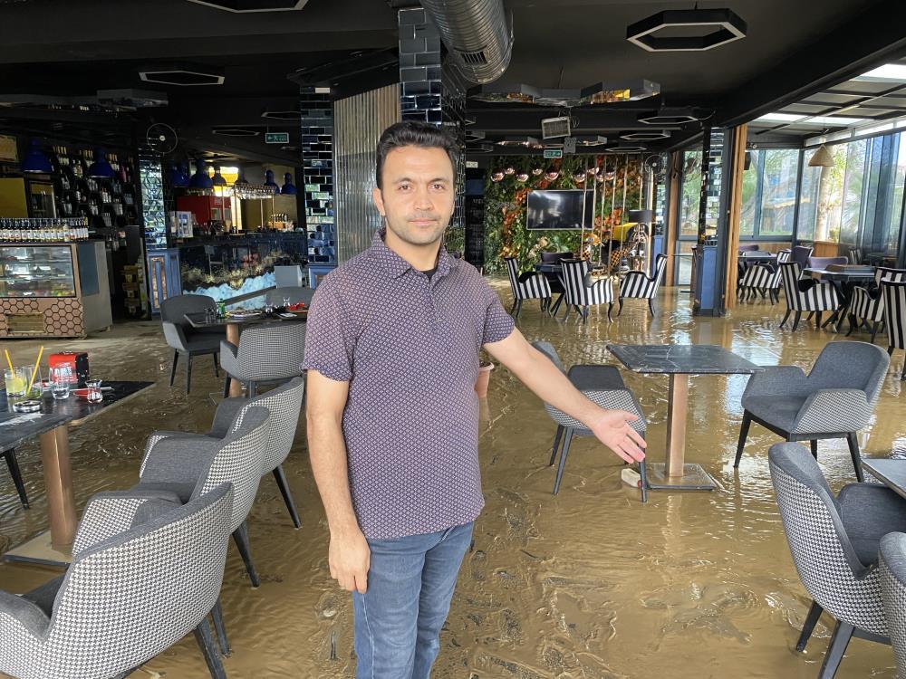 İstanbul'da sel felaketinde hasar oluştu