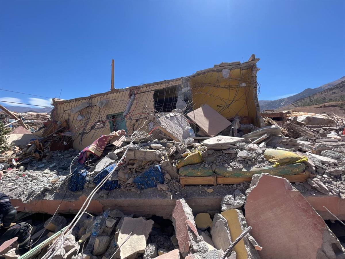 Deprem felaketi ile sarsılan Fas'tan yürek burkan kareler