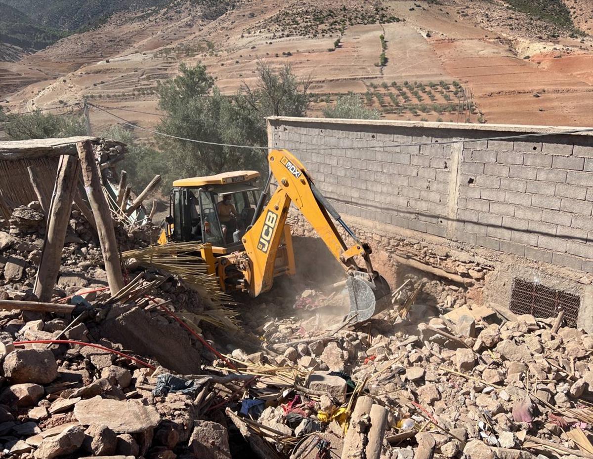 Deprem felaketi ile sarsılan Fas'tan yürek burkan kareler