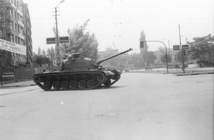 Kanlı darbe 12 Eylül'den tarihe ışık tutan fotoğraf kareleri