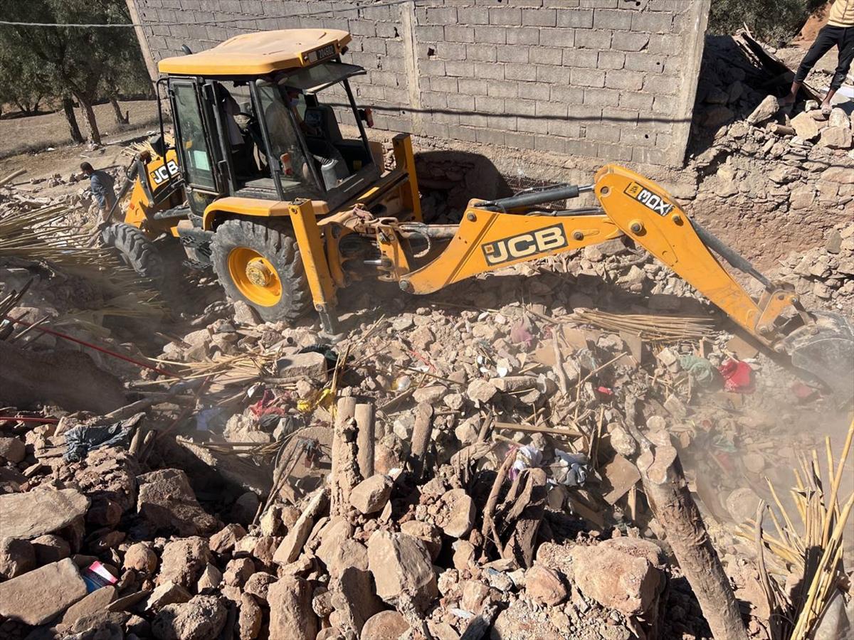 Deprem felaketi ile sarsılan Fas'tan yürek burkan kareler