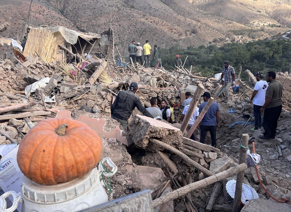 Deprem felaketi ile sarsılan Fas'tan yürek burkan kareler