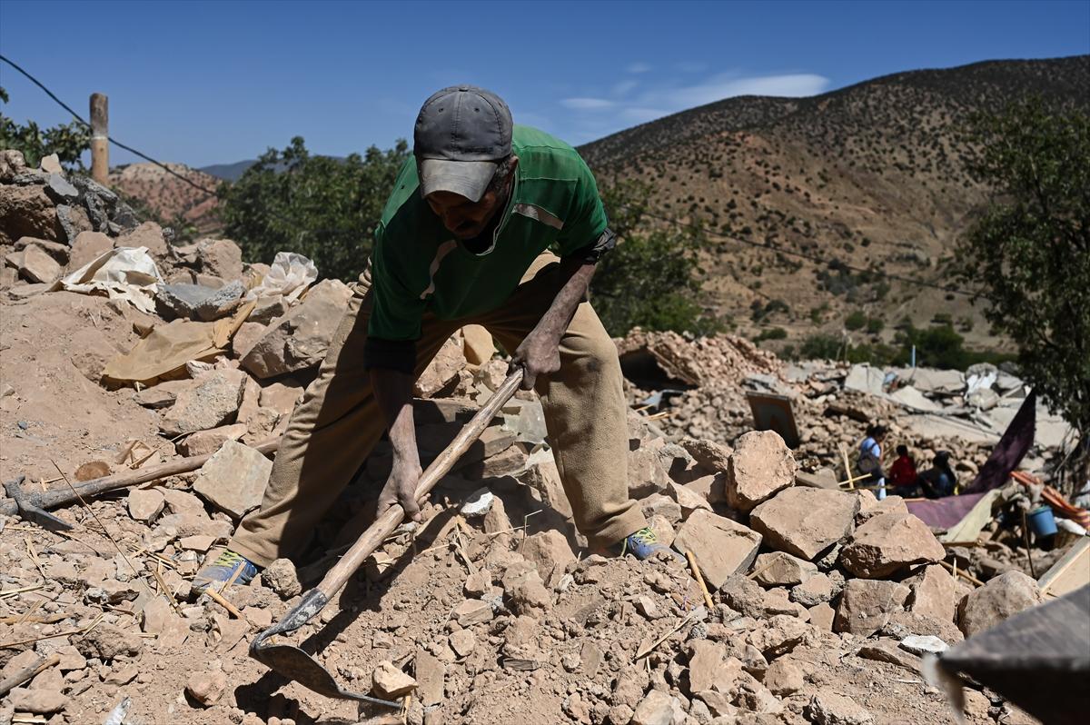 Deprem felaketi ile sarsılan Fas'tan yürek burkan kareler