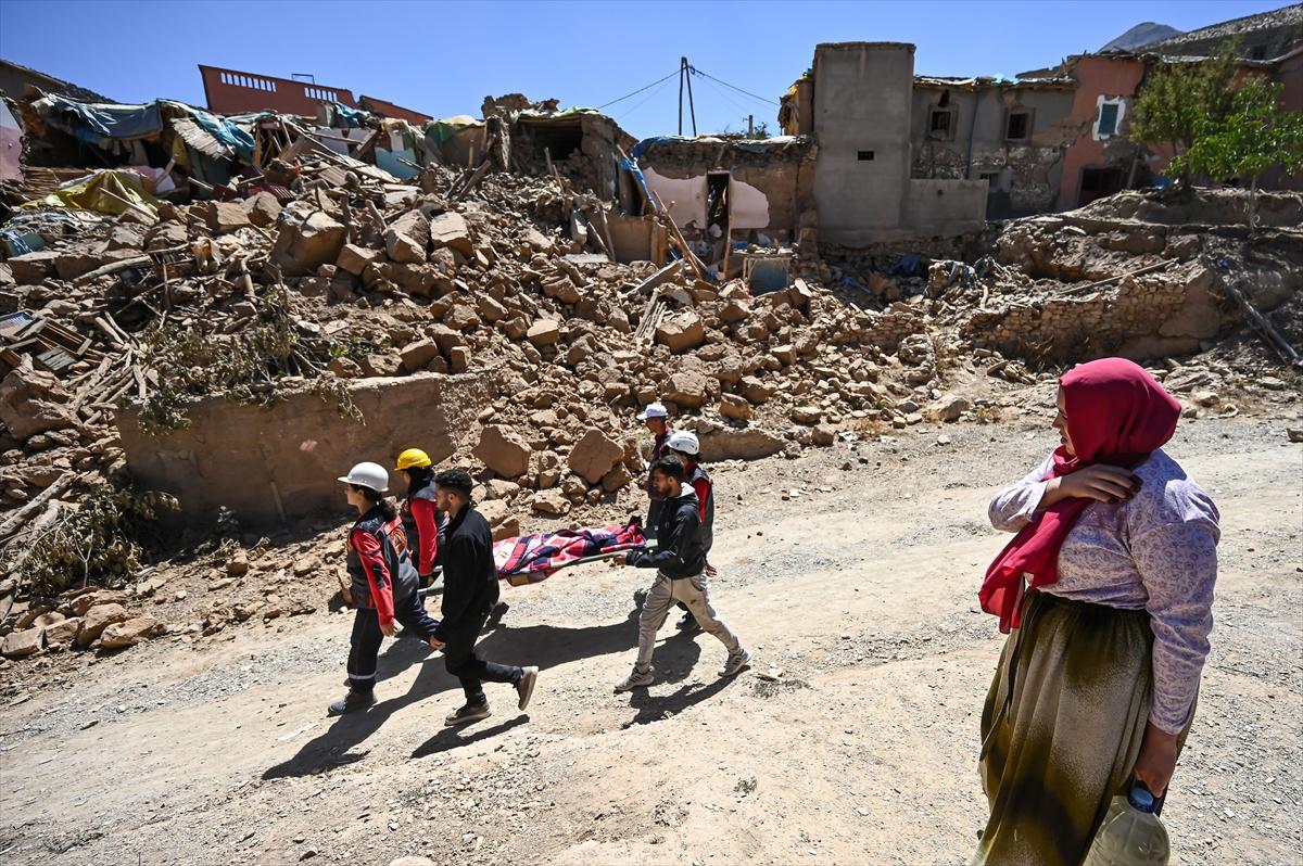 Deprem felaketi ile sarsılan Fas'tan yürek burkan kareler