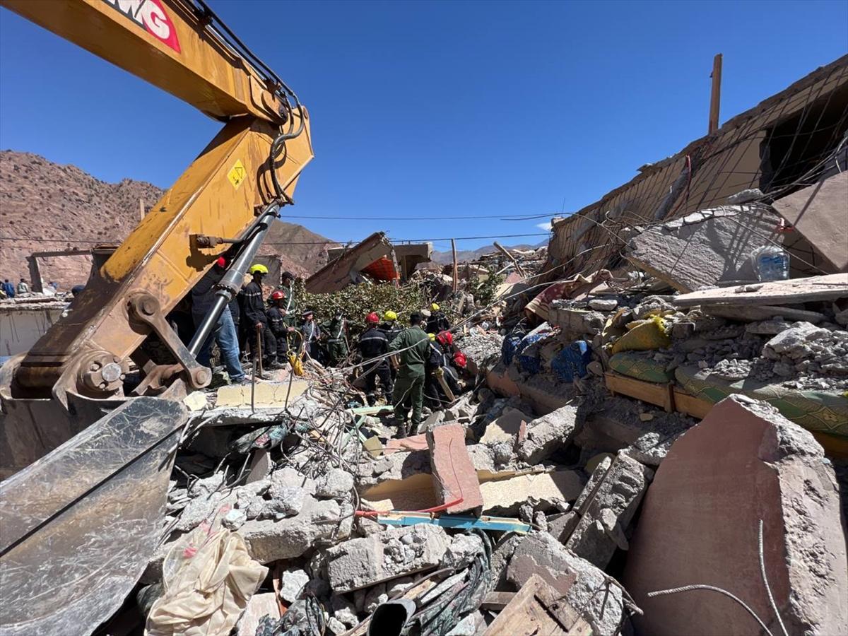 Deprem felaketi ile sarsılan Fas'tan yürek burkan kareler