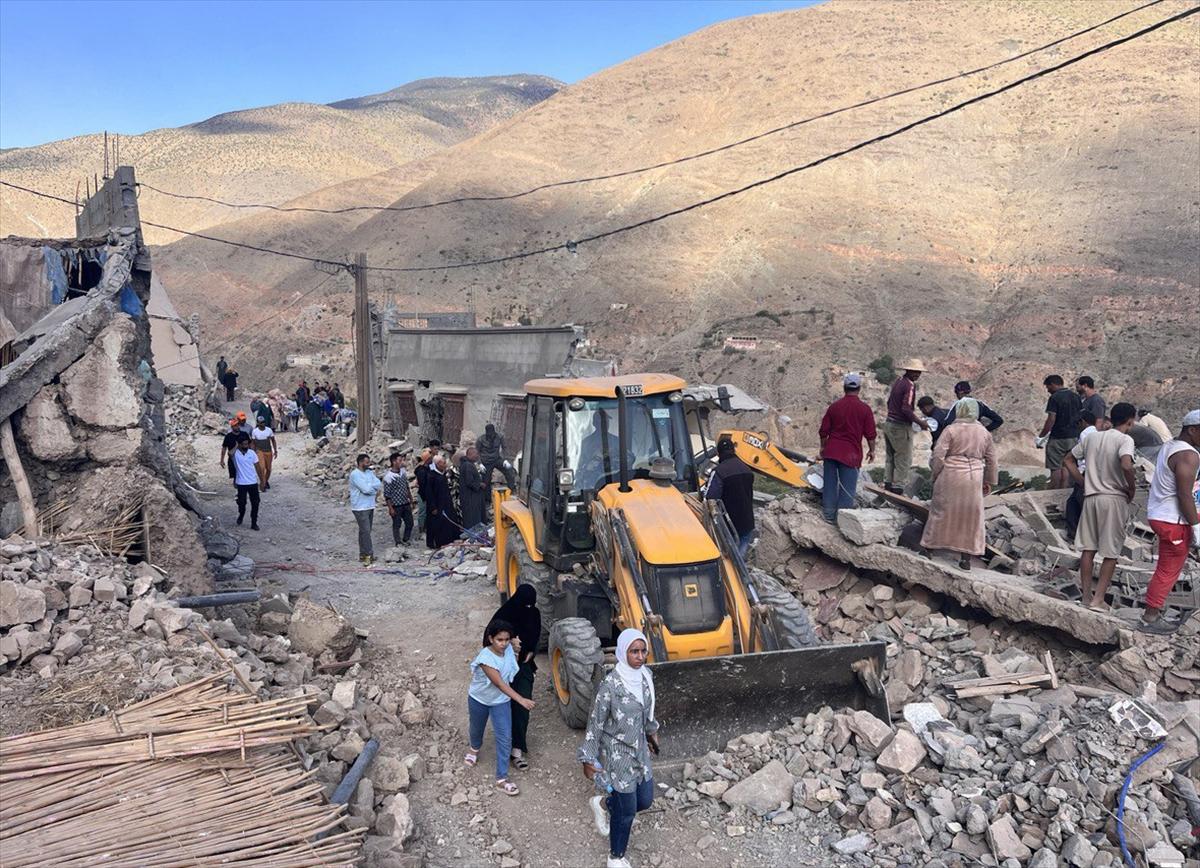 Deprem felaketi ile sarsılan Fas'tan yürek burkan kareler