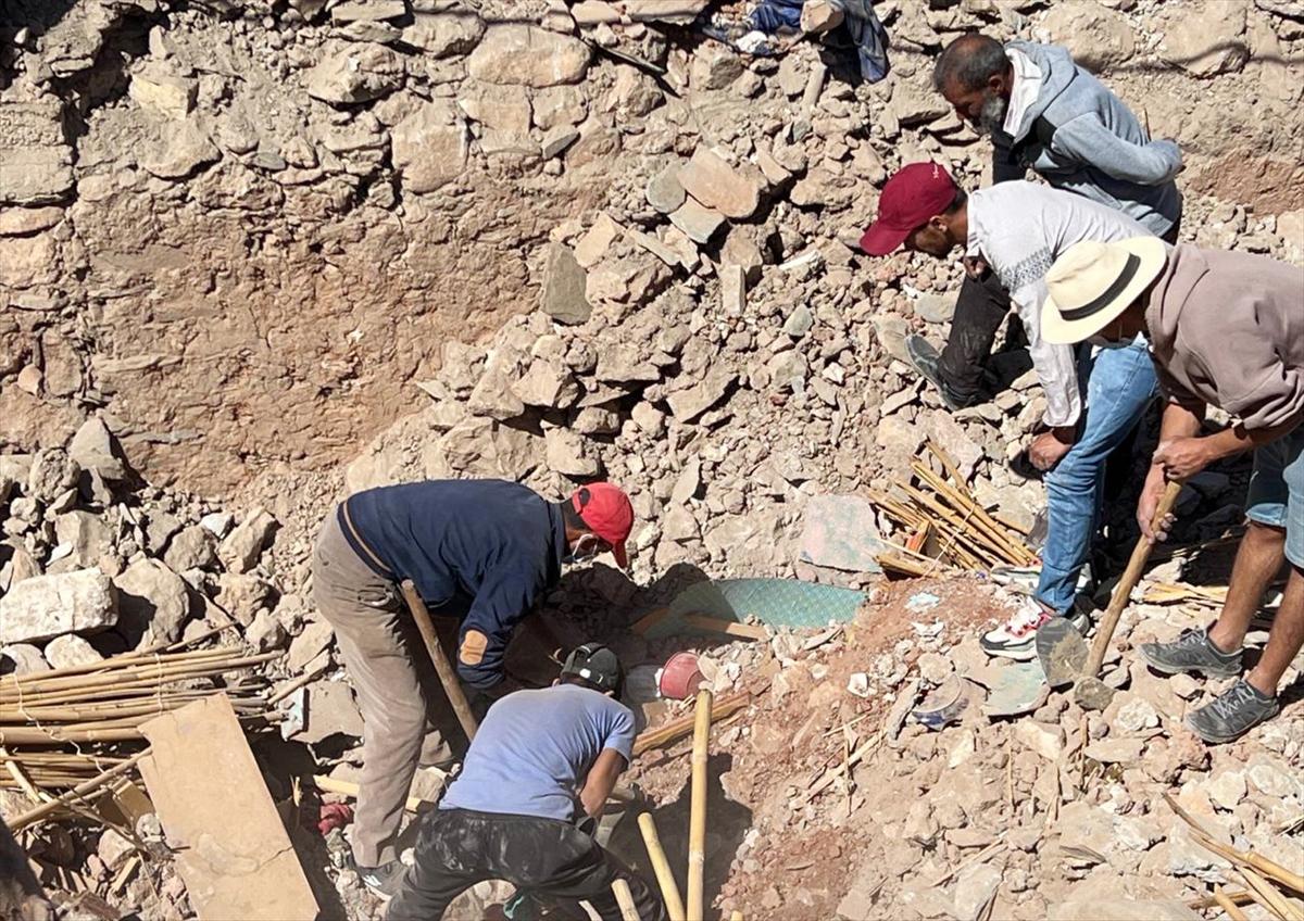 Deprem felaketi ile sarsılan Fas'tan yürek burkan kareler