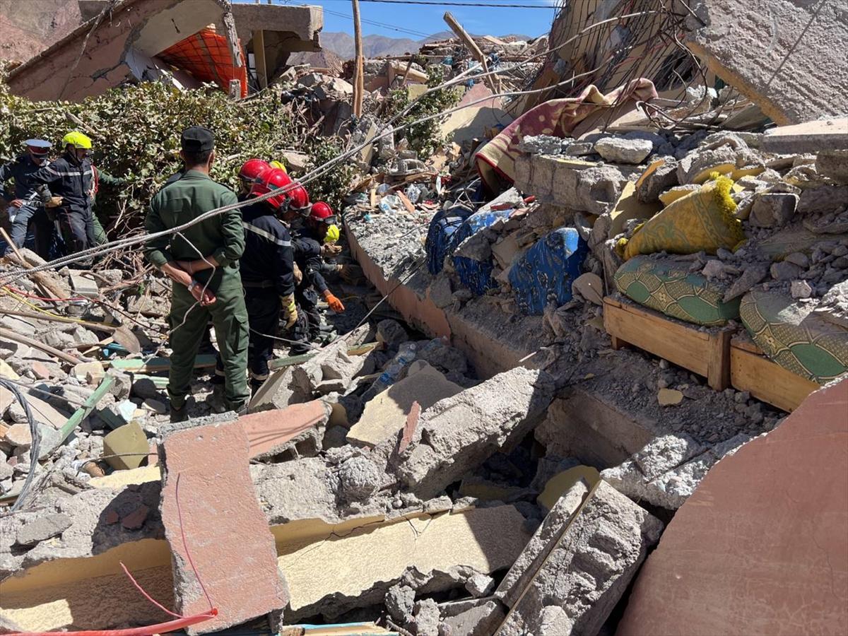 Deprem felaketi ile sarsılan Fas'tan yürek burkan kareler