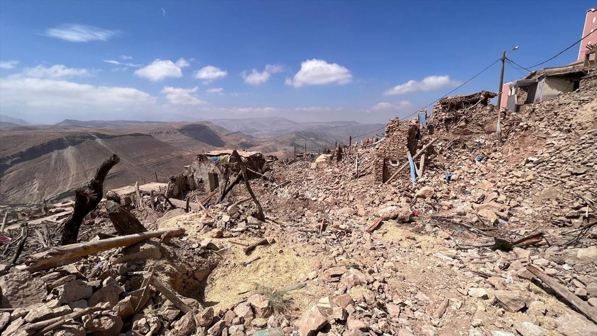 Deprem felaketi ile sarsılan Fas'tan yürek burkan kareler