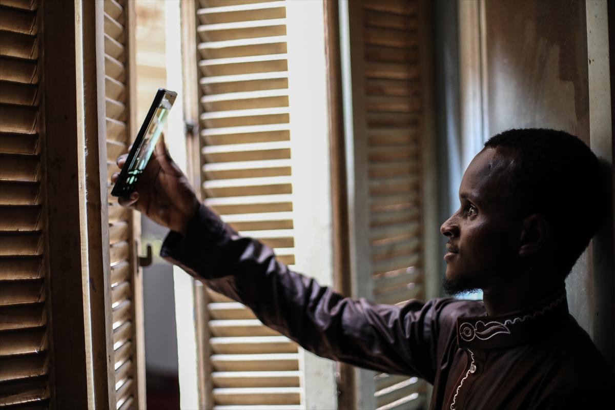 Gineli gencin Ezher Üniversitesi'nde okumak için bisikletiyle 6 ülkeyi geçtiği tehlikeli yolculuk