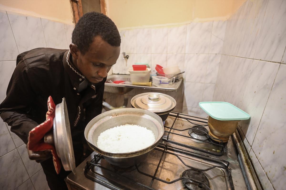 Gineli gencin Ezher Üniversitesi'nde okumak için bisikletiyle 6 ülkeyi geçtiği tehlikeli yolculuk