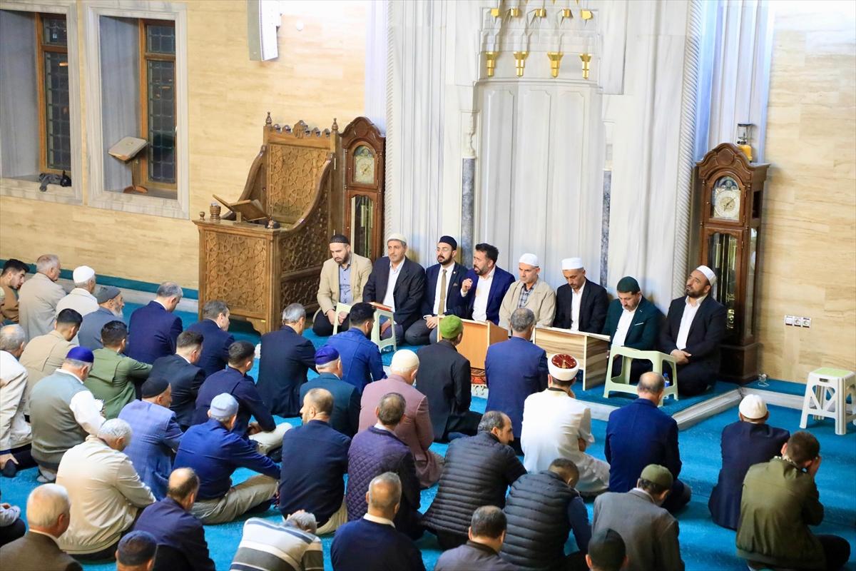 Mevlid Kandili yurt genelinde dualarla idrak edildi