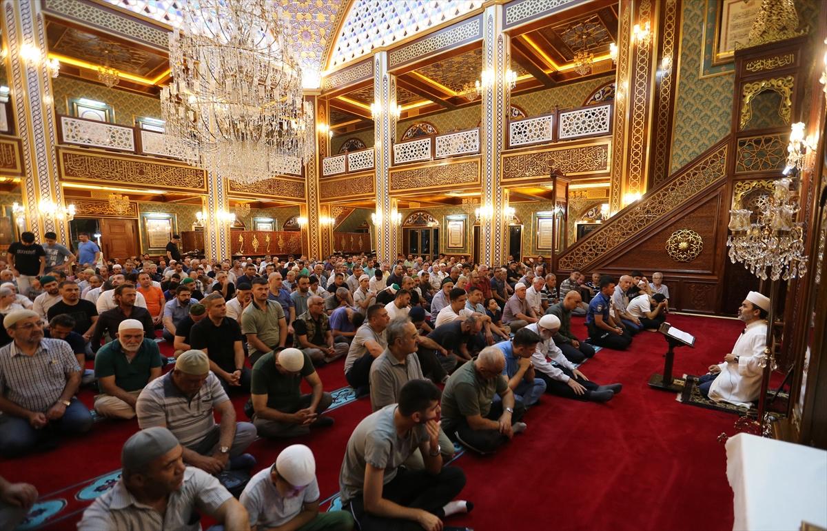 Mevlid Kandili yurt genelinde dualarla idrak edildi