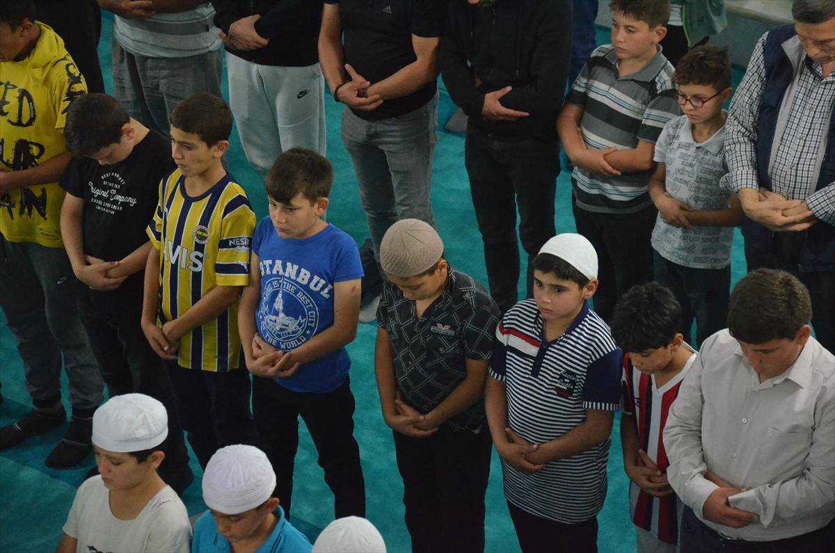 Mevlid Kandili yurt genelinde dualarla idrak edildi