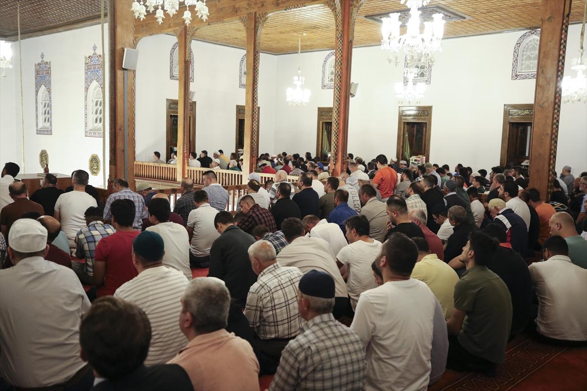 Mevlid Kandili yurt genelinde dualarla idrak edildi