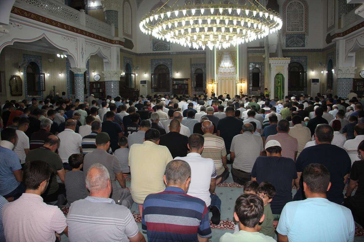 Mevlid Kandili yurt genelinde dualarla idrak edildi