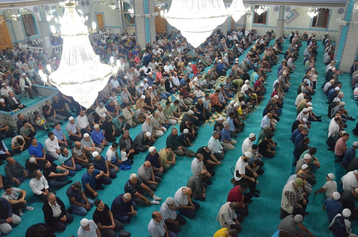 Mevlid Kandili yurt genelinde dualarla idrak edildi