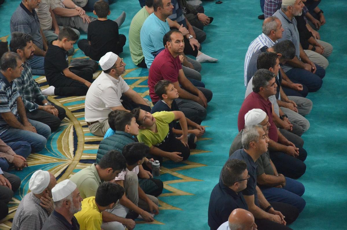 Mevlid Kandili yurt genelinde dualarla idrak edildi