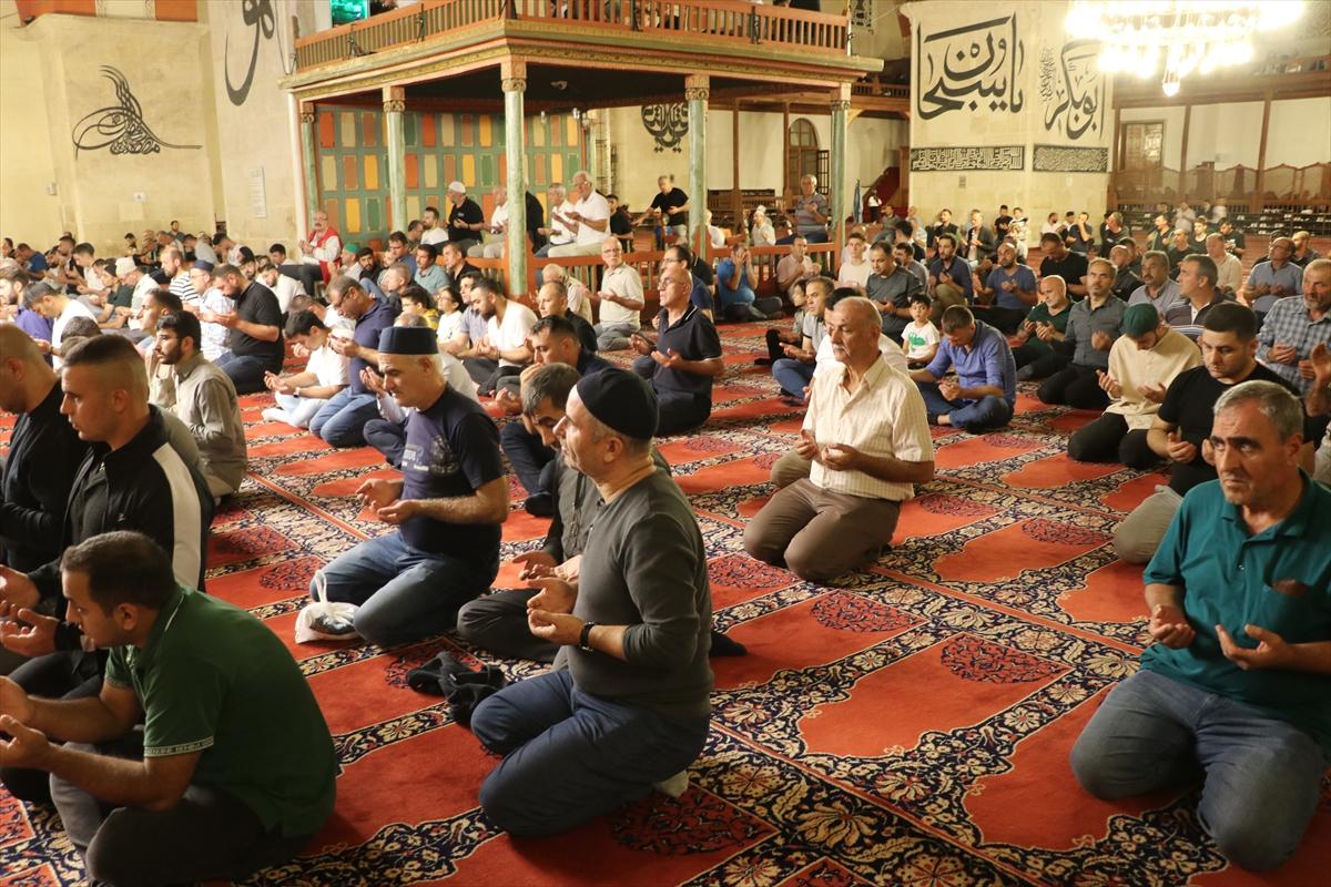 Mevlid Kandili yurt genelinde dualarla idrak edildi