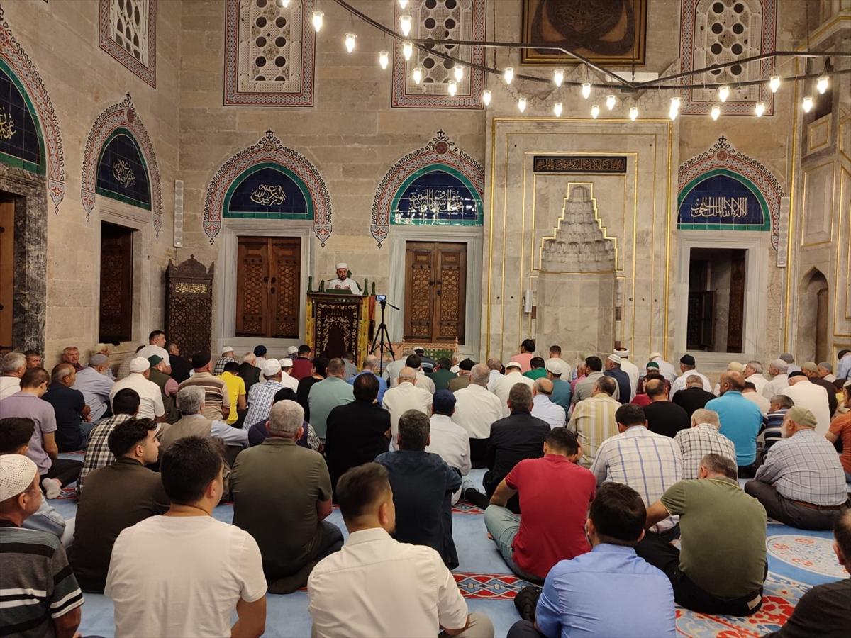 Mevlid Kandili yurt genelinde dualarla idrak edildi