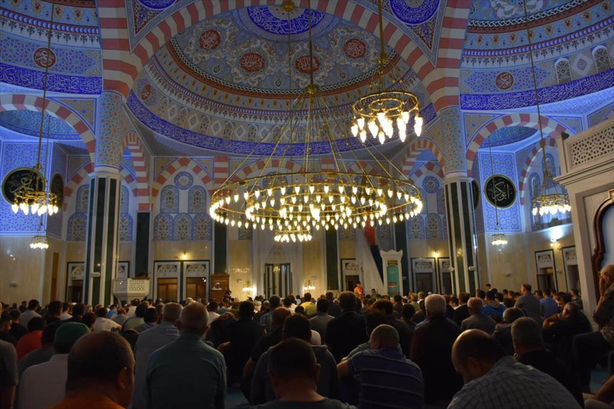 Mevlid Kandili yurt genelinde dualarla idrak edildi