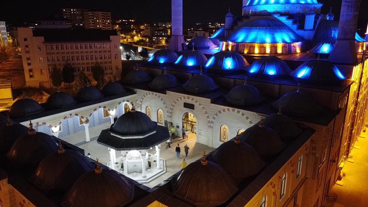 Mevlid Kandili yurt genelinde dualarla idrak edildi