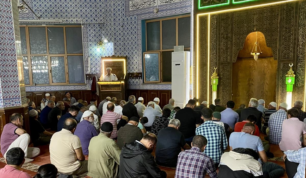 Mevlid Kandili yurt genelinde dualarla idrak edildi