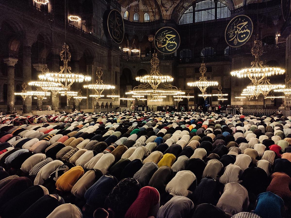 Mevlid Kandili yurt genelinde dualarla idrak edildi