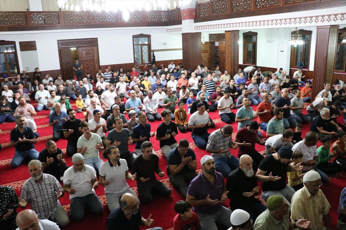 Mevlid Kandili yurt genelinde dualarla idrak edildi