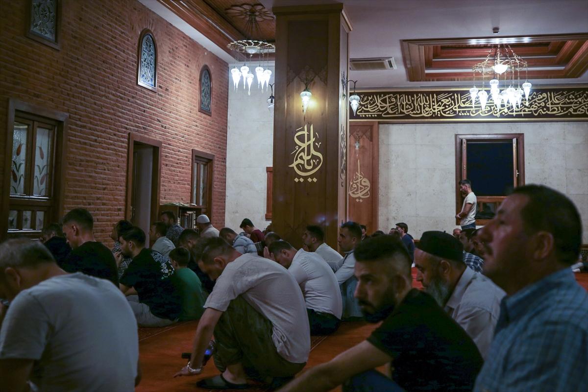 Mevlid Kandili yurt genelinde dualarla idrak edildi