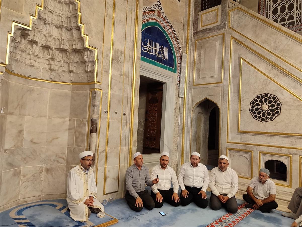 Mevlid Kandili yurt genelinde dualarla idrak edildi