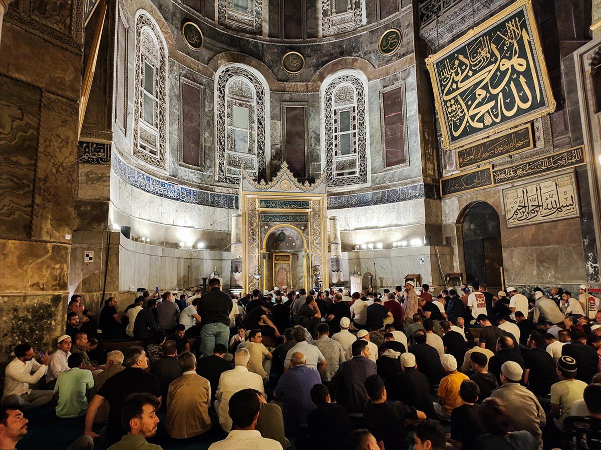 Mevlid Kandili yurt genelinde dualarla idrak edildi