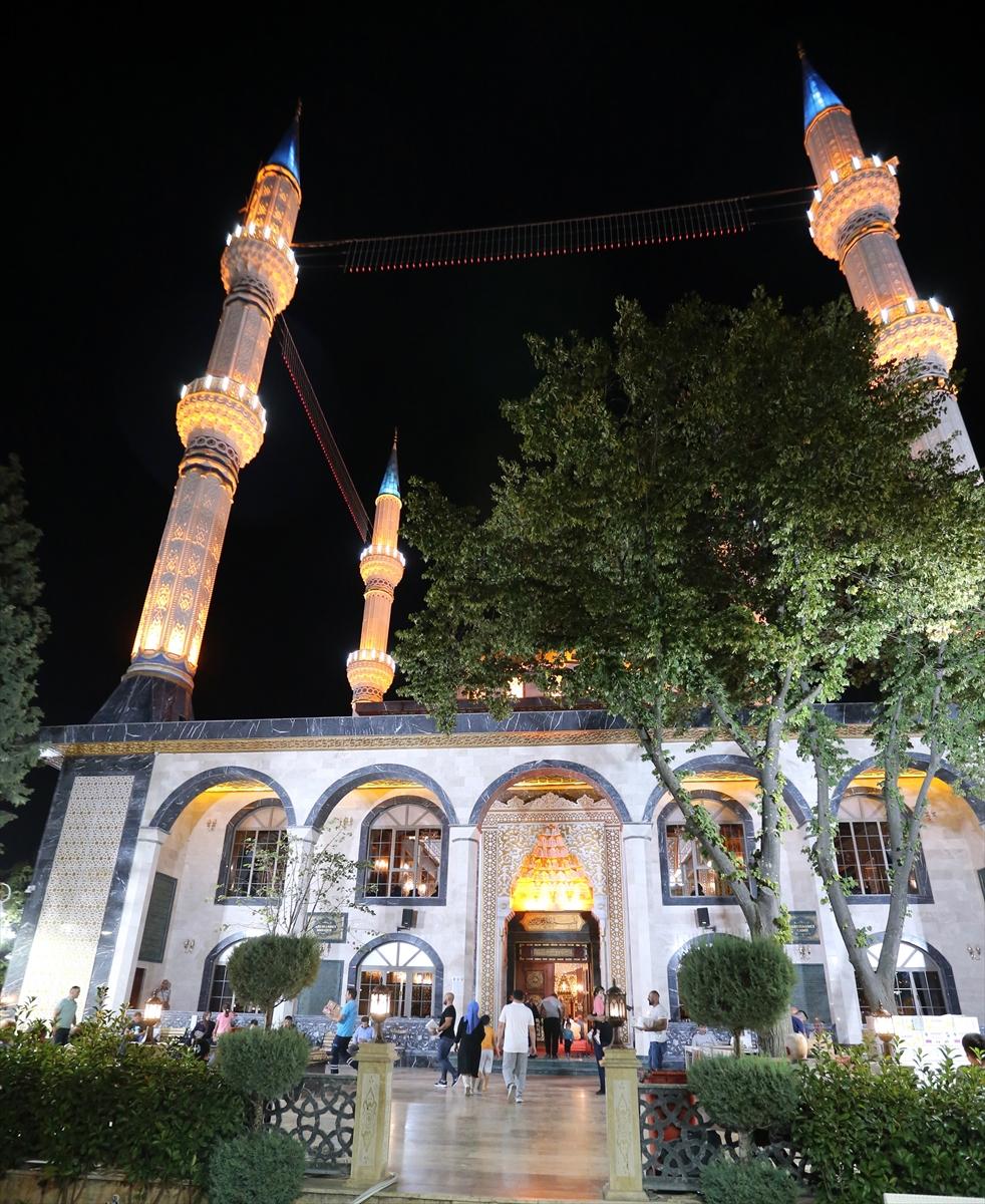 Mevlid Kandili yurt genelinde dualarla idrak edildi