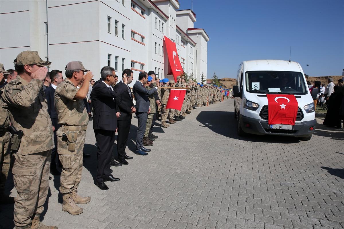 130 kahraman komando Zeytin Dalı Harekat Bölgesi'ne uğurlandı