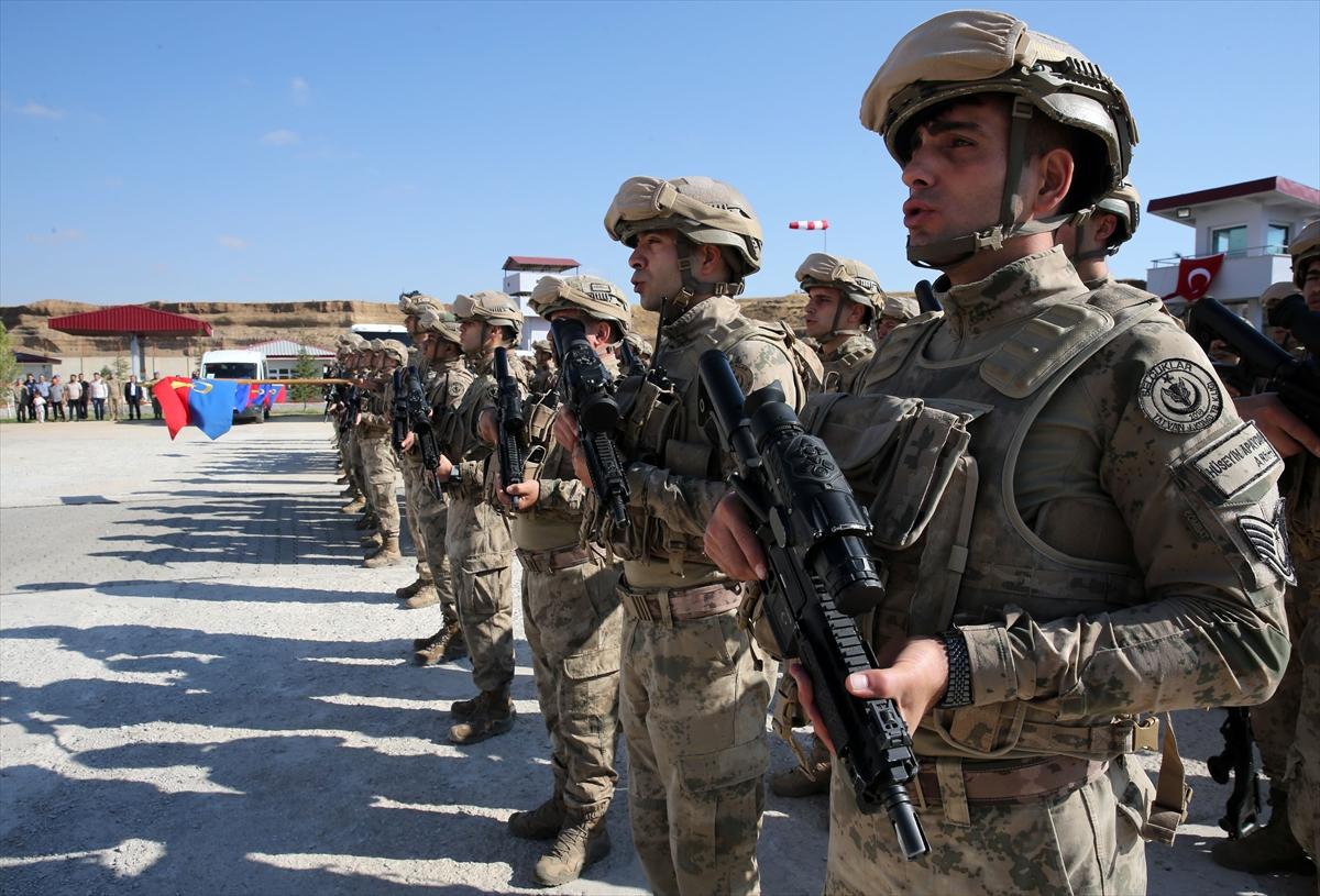 130 kahraman komando Zeytin Dalı Harekat Bölgesi'ne uğurlandı