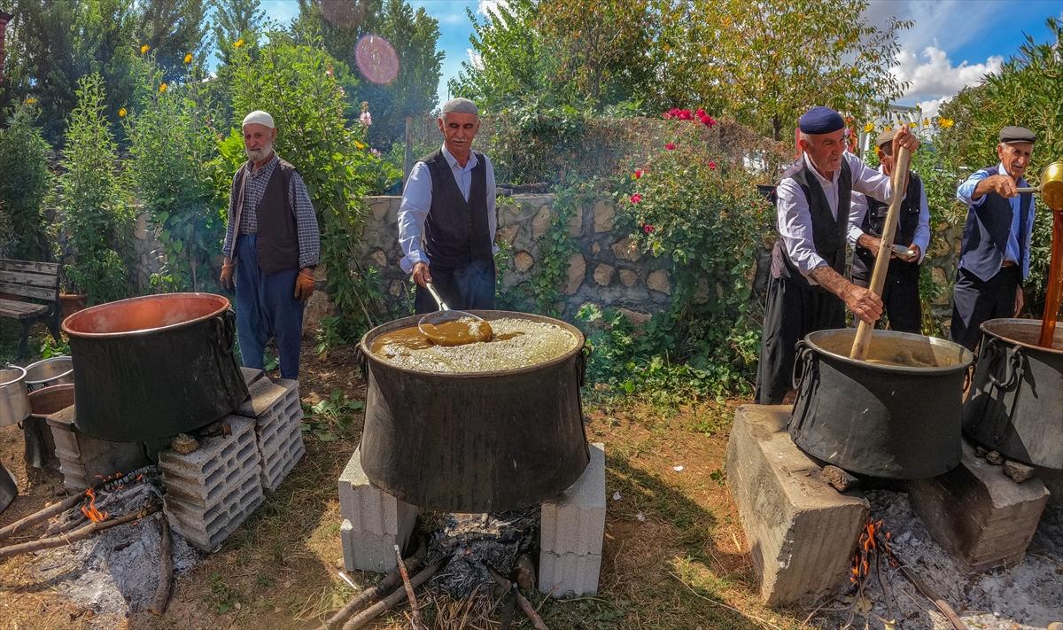 Diyarbakır'da bağ bozumu zamanı