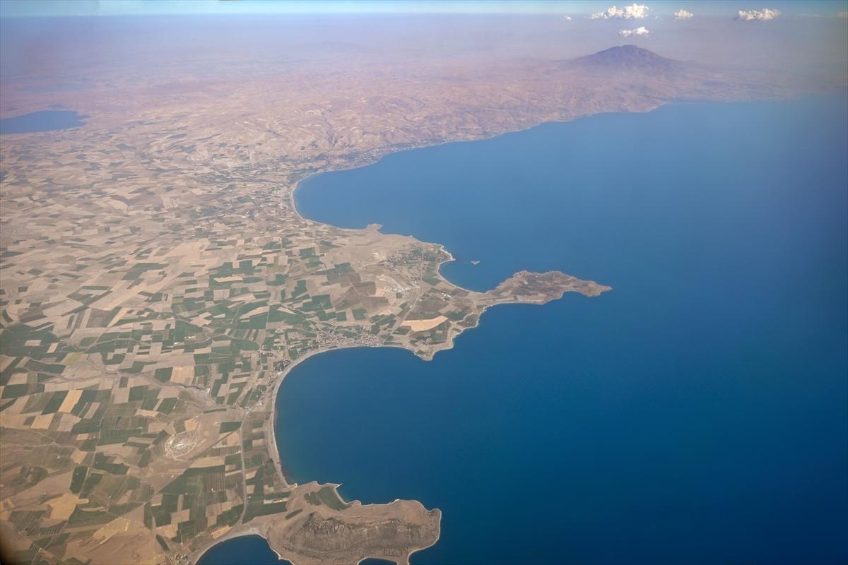 Van Gölü havzası havadan görüntülendi