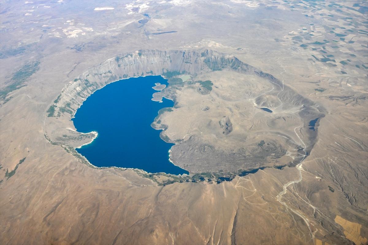 Van Gölü havzası havadan görüntülendi