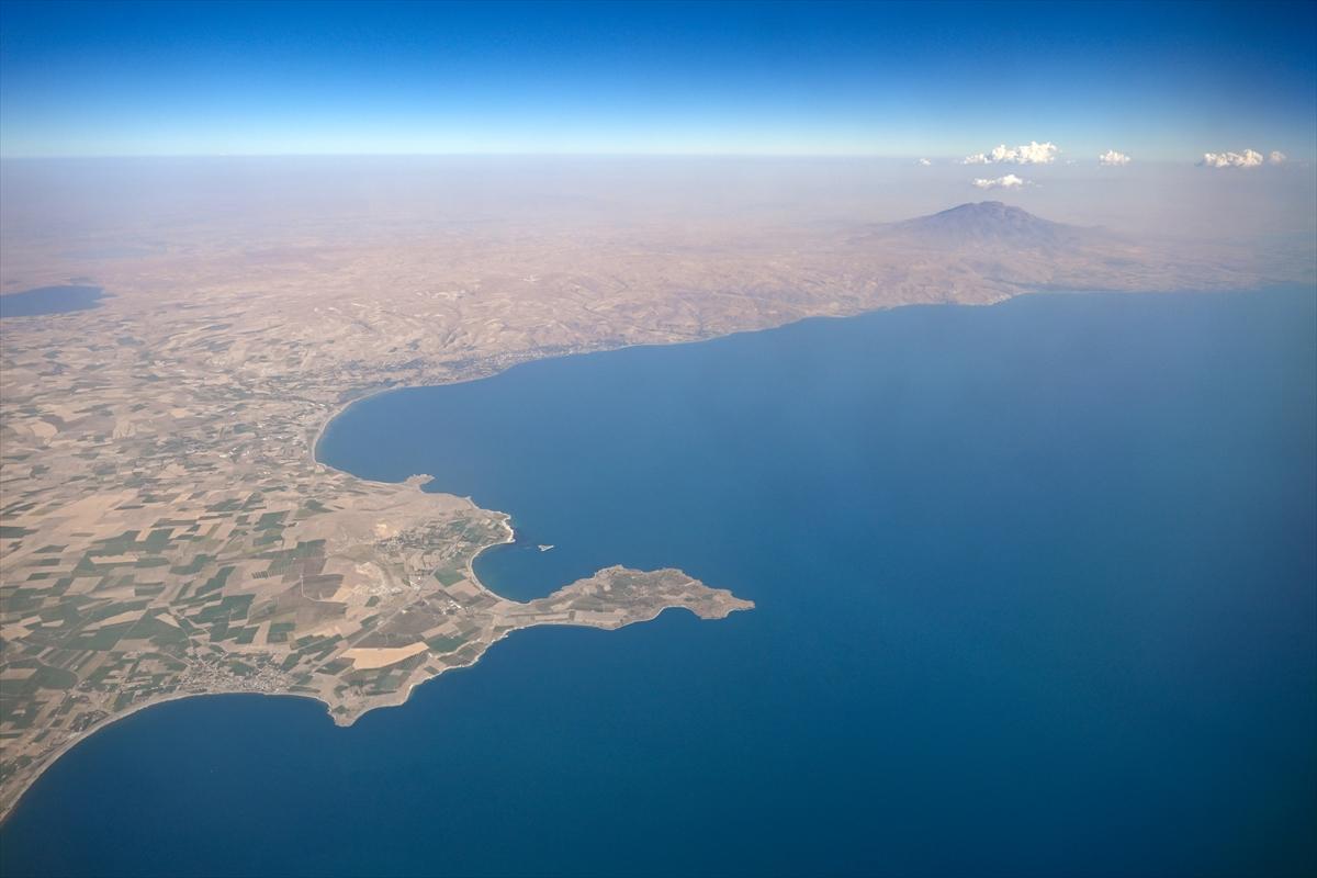 Van Gölü havzası havadan görüntülendi