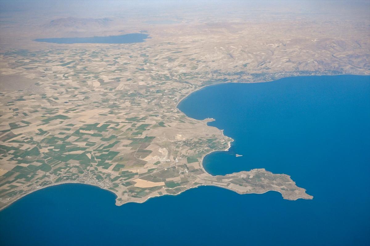 Van Gölü havzası havadan görüntülendi