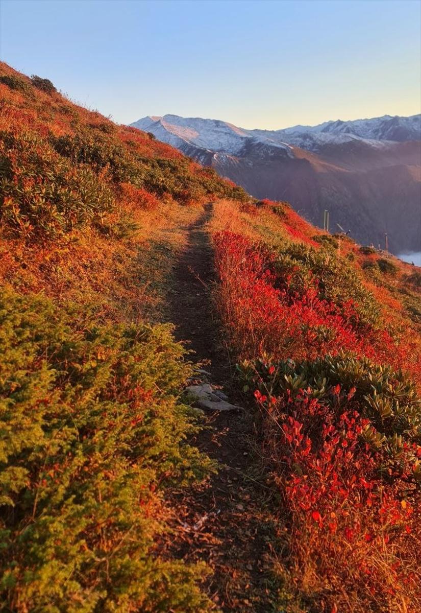 Kaçkar Dağları'nda iki mevsim bir arada