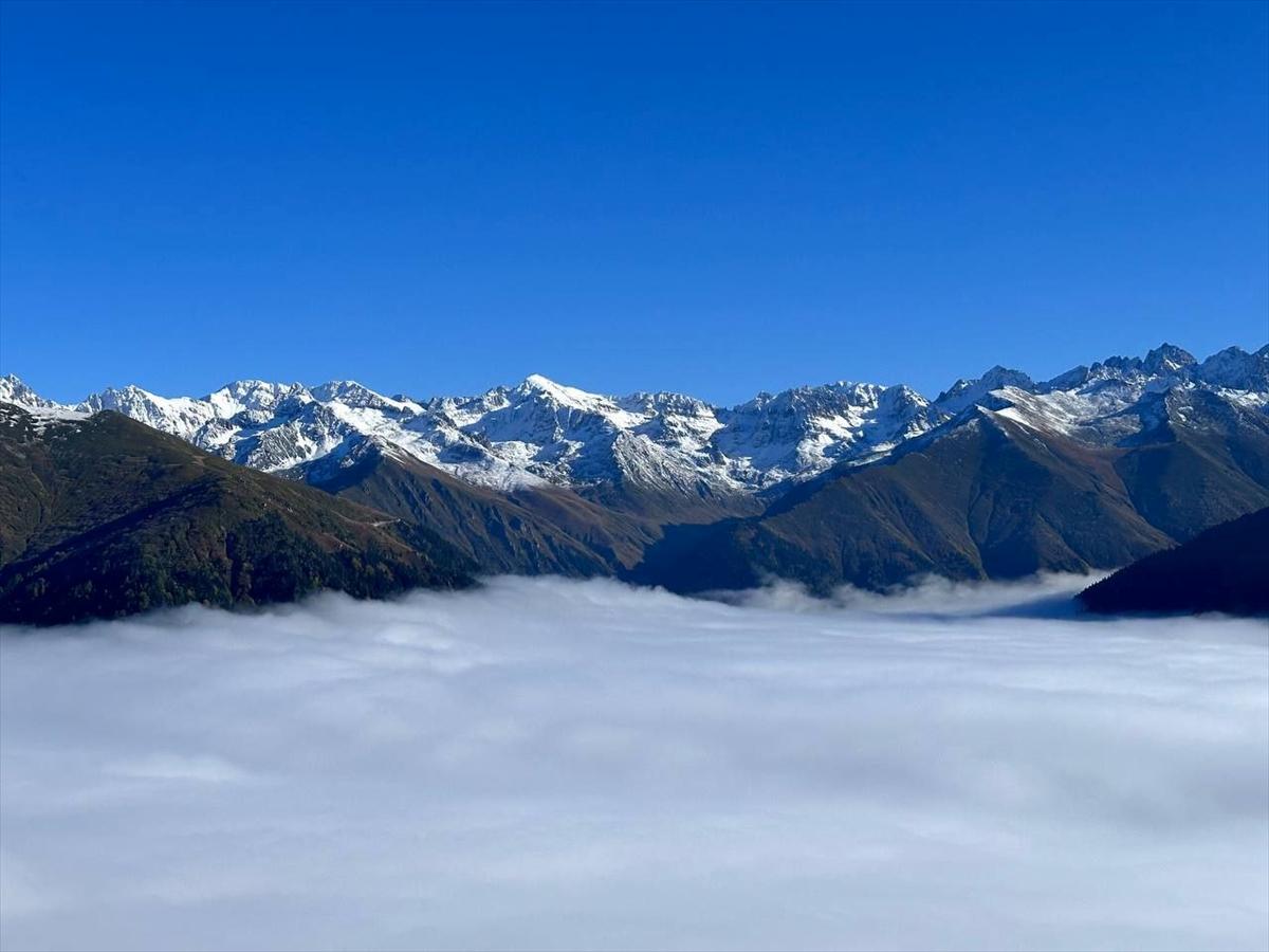 Kaçkar Dağları'nda iki mevsim bir arada
