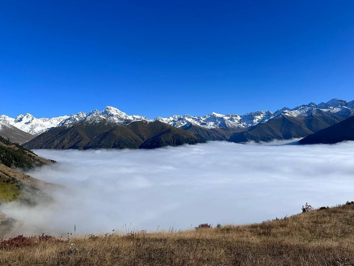 Kaçkar Dağları'nda iki mevsim bir arada