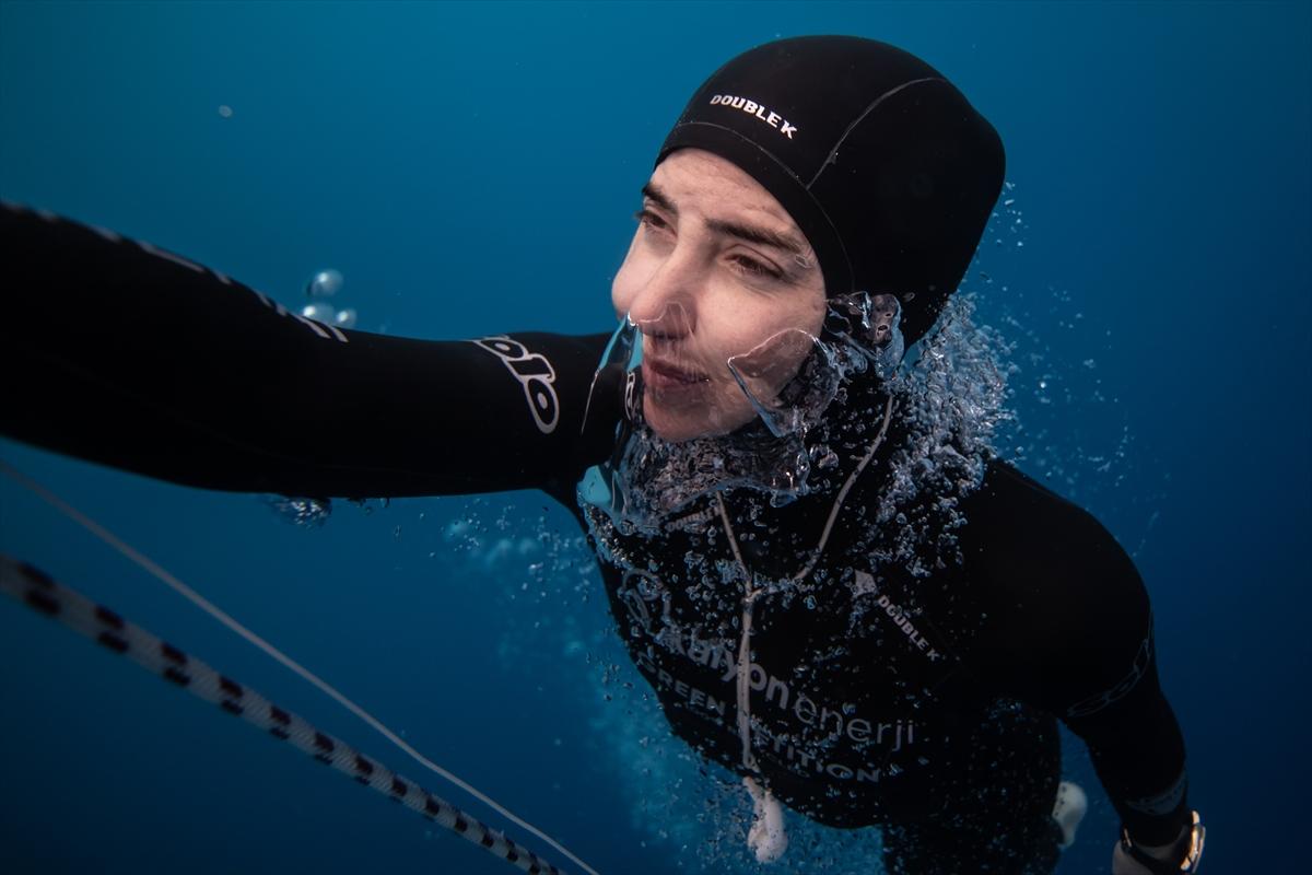 Şahika Ercümen'den Hatay'da dünya rekoru