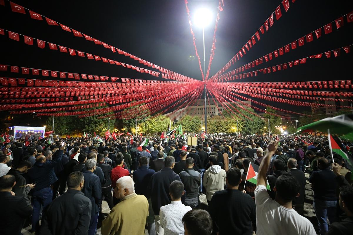 Yurt genelinde İsrail'in hastane saldırısı protesto edildi