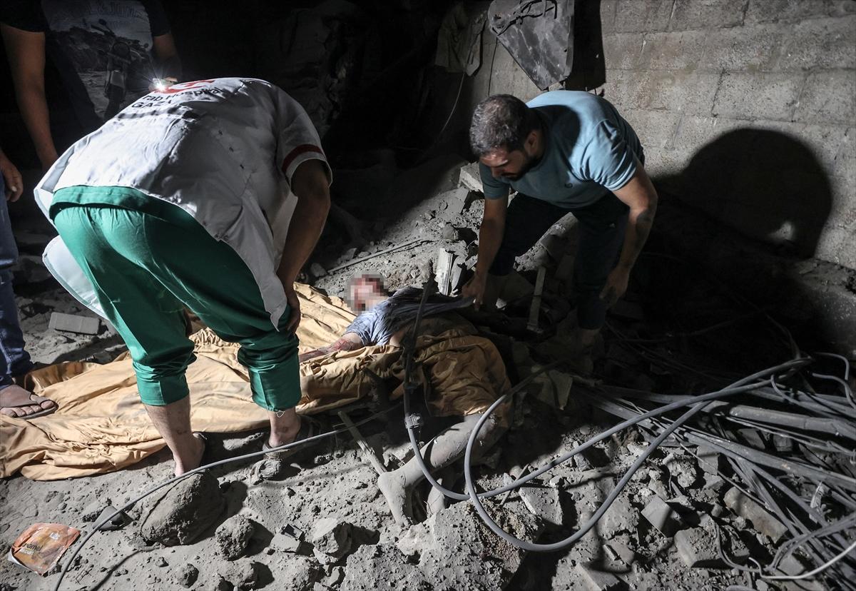 İsrail ordusunun vurduğu kilisede saldırının izleri