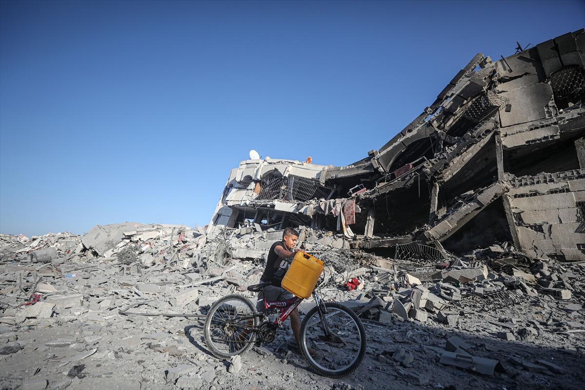 Gazze'de yıkımın kareleri: Binaların yüzde 30'u yıkıldı