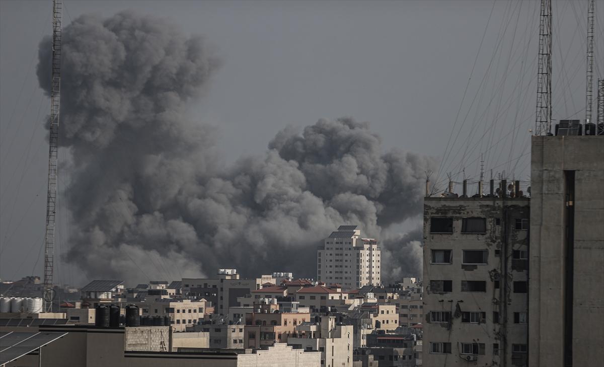 Abluka altındaki Gazze'de 16'ncı gün...